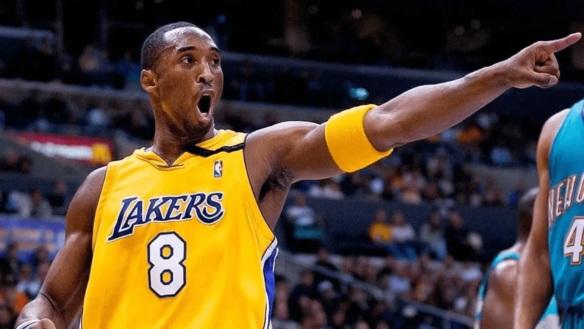 kobe-bryant-cau-thu-xuat-sac-nhat-vong-play-off-nba-min_11zon
