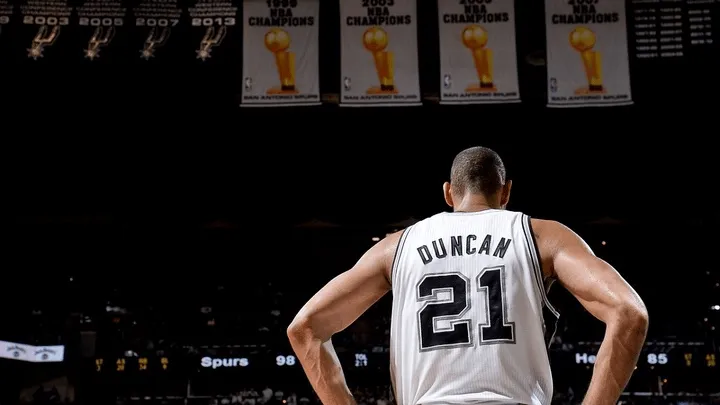 tim-duncan-cau-thu-xuat-sac-nhat-vong-play-off-nba-min_11zon